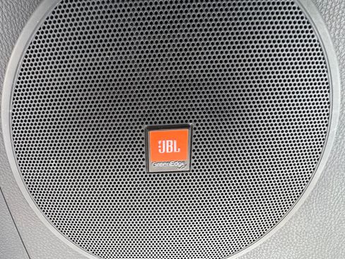 Used 2018 Toyota Highlander Limited image 19