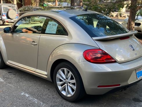 Used 2013 Volkswagen Beetle TDI image 2