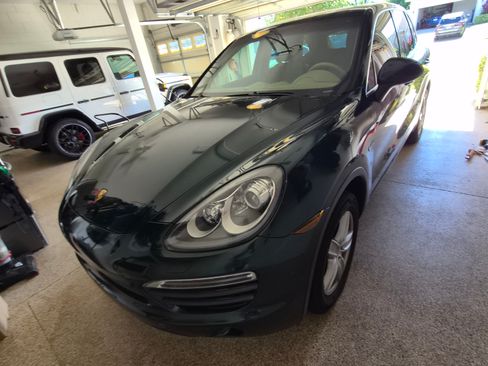 Used 2012 Porsche Cayenne S image 8
