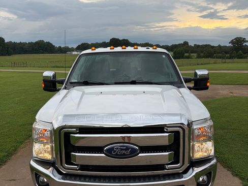 Used 2015 Ford F350 XLT w/ XLT Premium Package AWD/4WD image 2