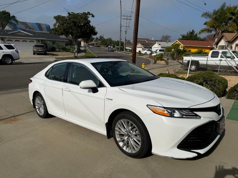 Used 2019 Toyota Camry XLE image 4
