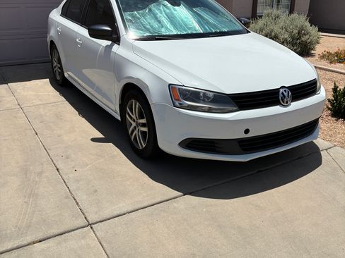 Used 2014 Volkswagen Jetta S FWD image 2
