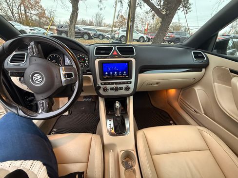 Used 2014 Volkswagen Eos Executive image 8