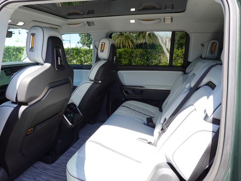 Used 2023 Rivian R1S Adventure image 24