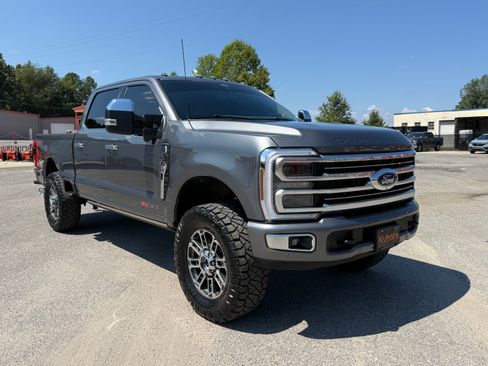 Used 2025 Ford F350 Platinum w/ Platinum Plus Package AWD/4WD image 5