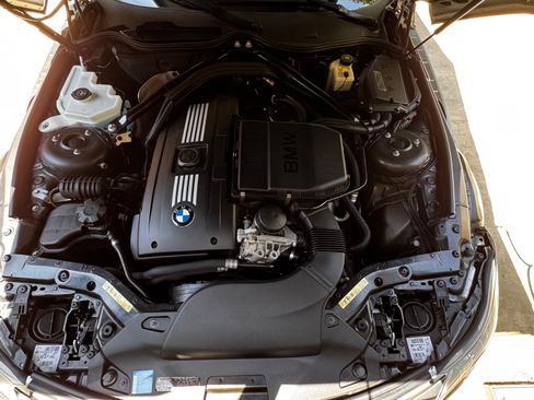 Used 2009 BMW Z4 sDrive35i RWD image 4