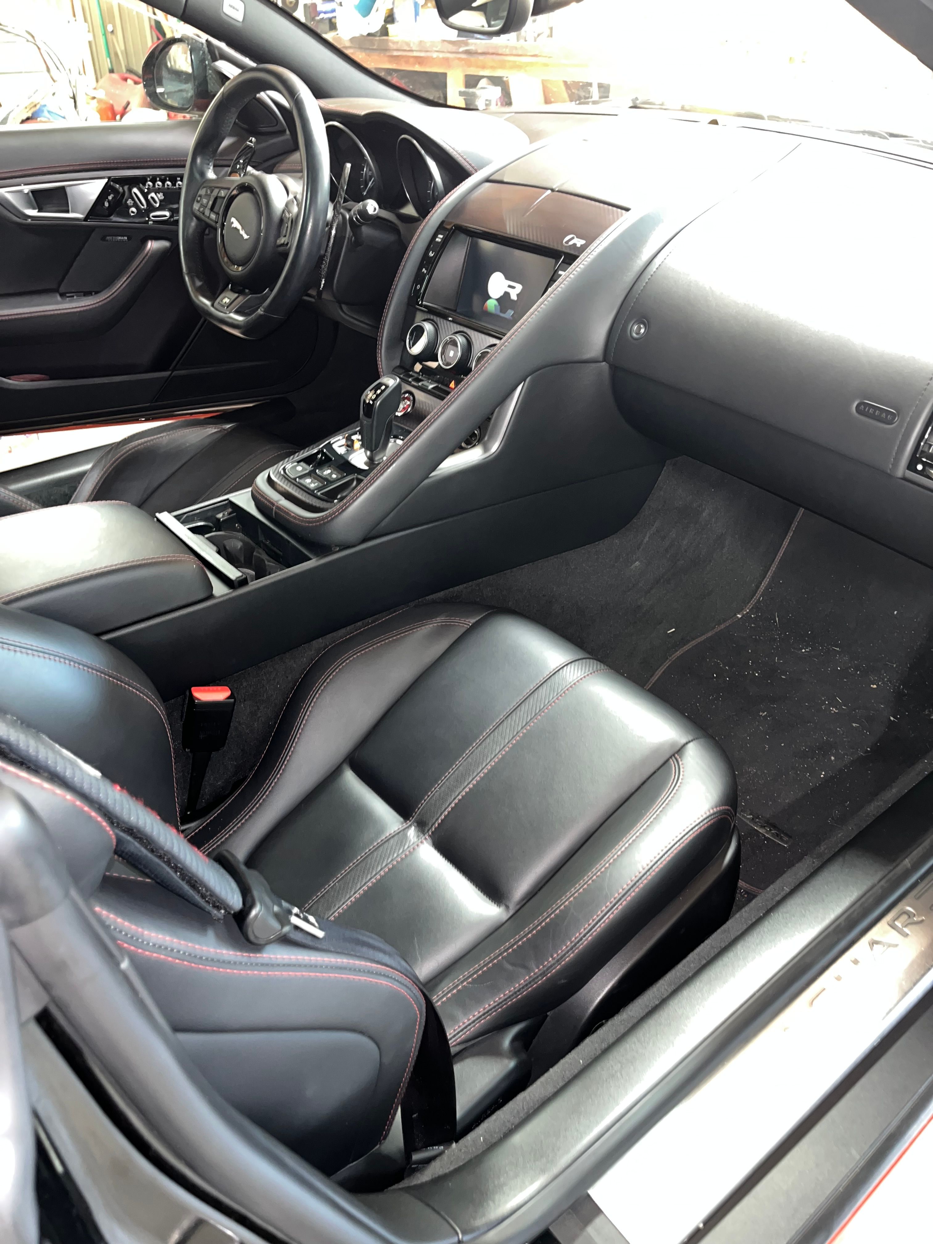 Used 2015 Jaguar F-TYPE R RWD image 14