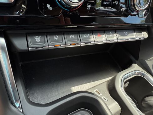 Used 2024 GMC Sierra 2500 Denali Ultimate image 19