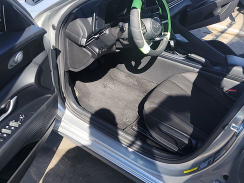 Used 2021 Hyundai Elantra SEL w/ Cargo Package image 5