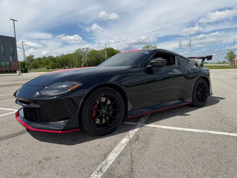 Used 2024 Nissan Z NISMO w/ Floor Mat Package RWD image 18