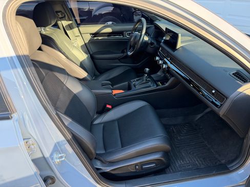 Used 2024 Honda Civic Sport Touring image 5