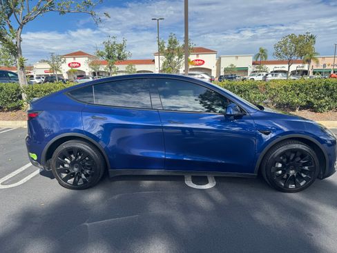 Used 2023 Tesla Model Y Long Range AWD/4WD image 4