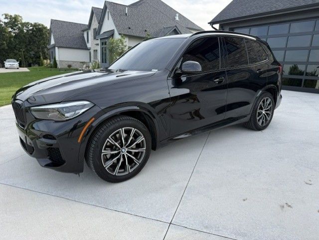 Used 2022 BMW X5 xDrive40i w/ M Sport Package AWD/4WD image 5