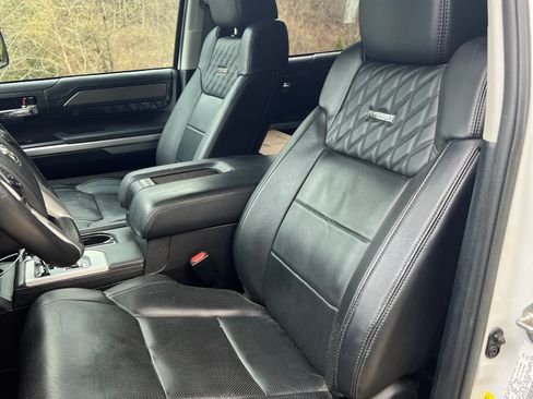 Used 2014 Toyota Tundra Platinum image 12