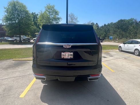 Used 2022 Cadillac Escalade ESV Premium Luxury image 5