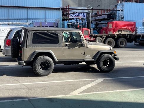 Used 2004 Jeep Wrangler 4WD image 6