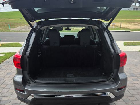 Used 2019 Nissan Pathfinder SL image 9