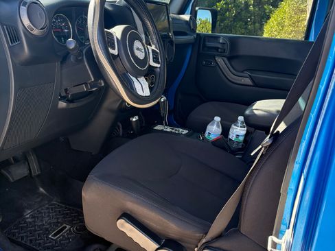 Used 2015 Jeep Wrangler Unlimited Sport w/ Quick Order Package 24S image 6