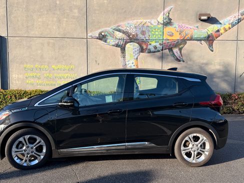 Used 2018 Chevrolet Bolt LT FWD image 9