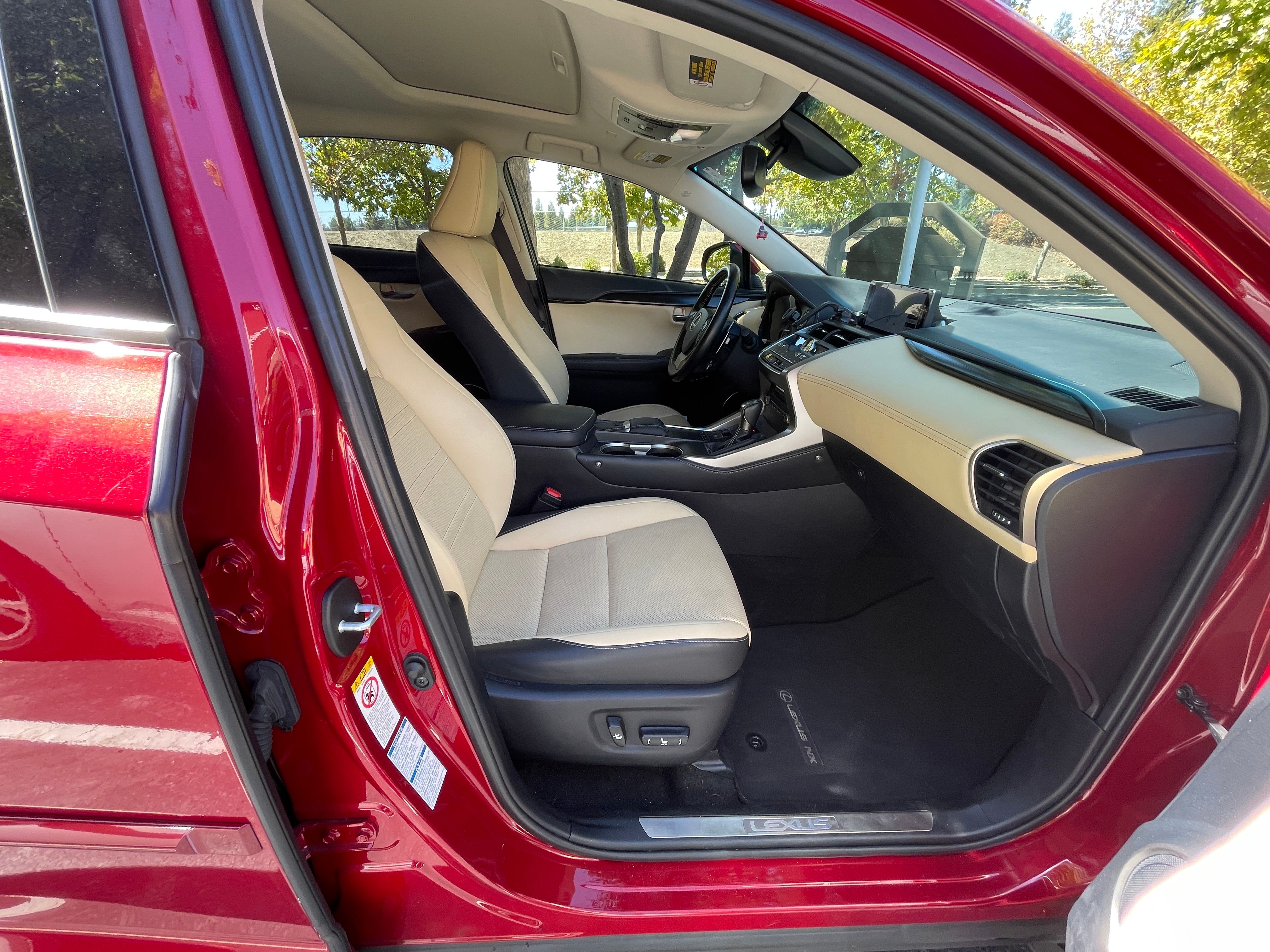 Used 2018 Lexus NX 300 AWD w/ Premium Package image 11