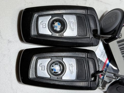 Used 2013 BMW 328i xDrive Sedan AWD/4WD image 6