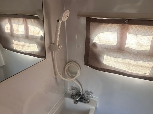 Used 2008 Dodge Sprinter 2500 w/ Window Group Iv Fixed Glass image 5