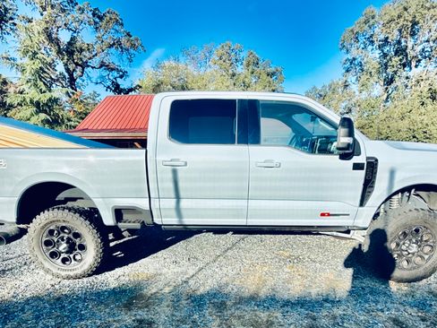 Used 2024 Ford F250 Lariat w/ Lariat Ultimate Package AWD/4WD image 5