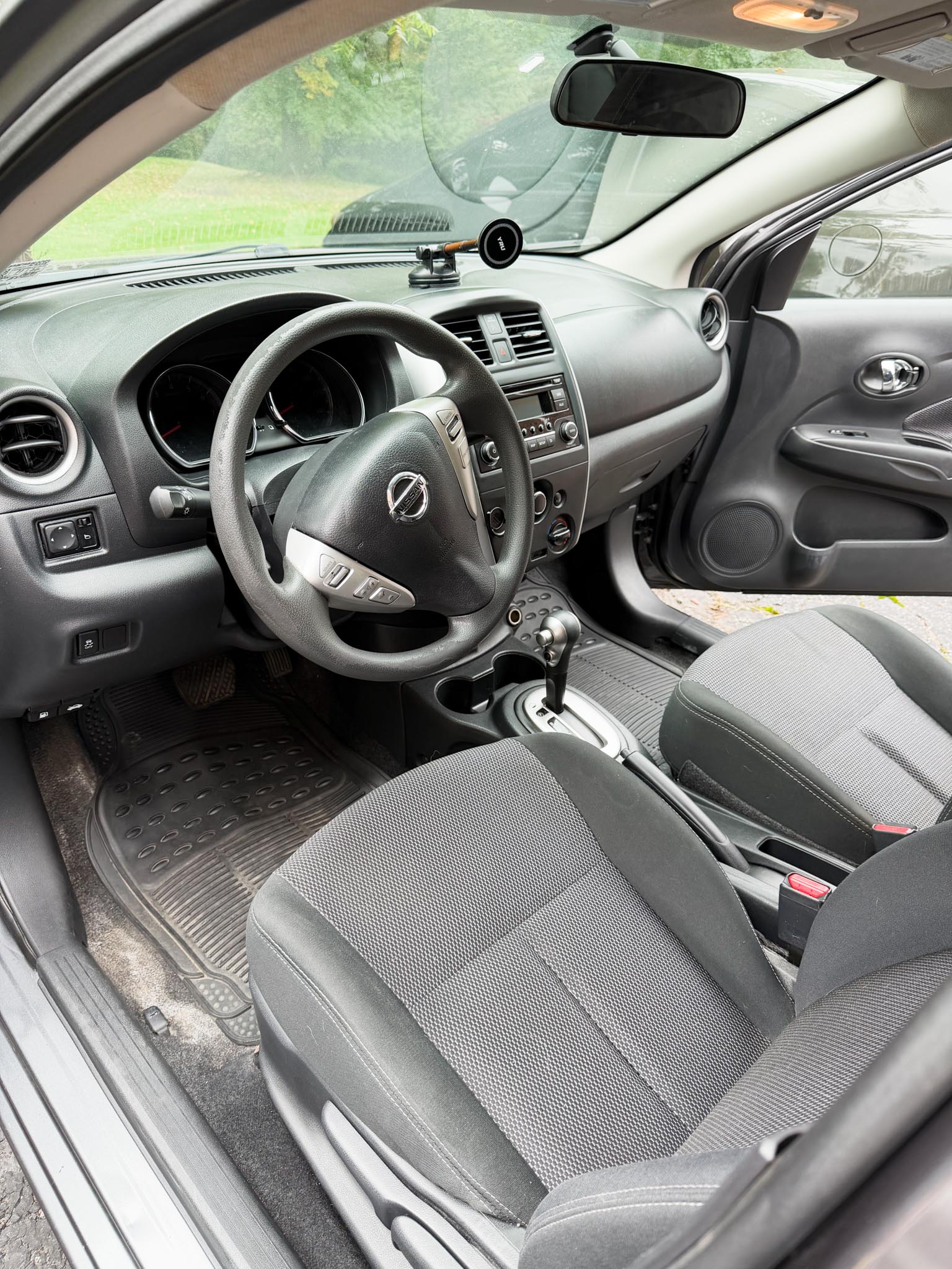 Used 2017 Nissan Versa SV FWD image 2