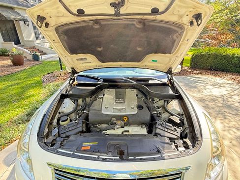 Used 2011 INFINITI G37 Journey w/ Premium Pkg image 8