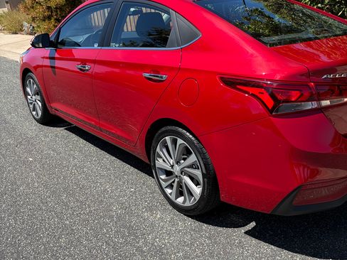 Used 2020 Hyundai Accent Limited FWD image 16