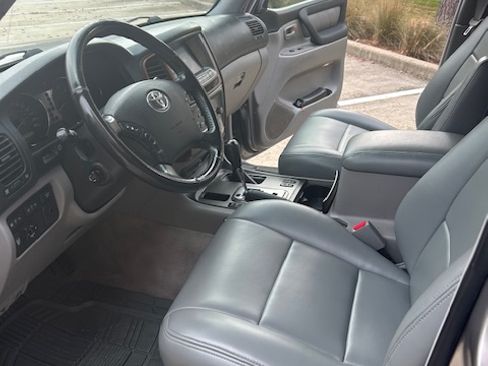 Used 2007 Toyota Land Cruiser image 11