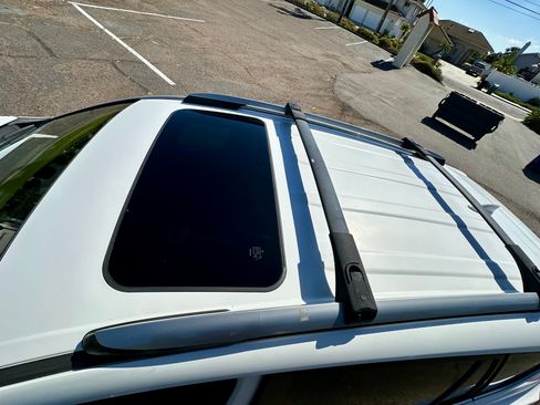 Used 2017 Toyota RAV4 SE image 14