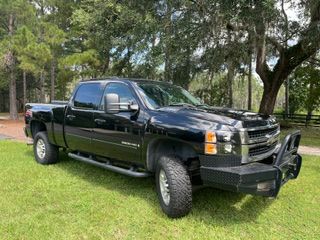 Used 2007 Chevrolet Silverado 2500 LTZ w/ Safety Package AWD/4WD image 2