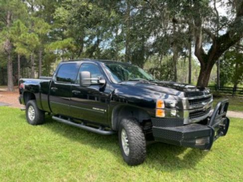 Used 2007 Chevrolet Silverado 2500 LTZ w/ Safety Package AWD/4WD image 2