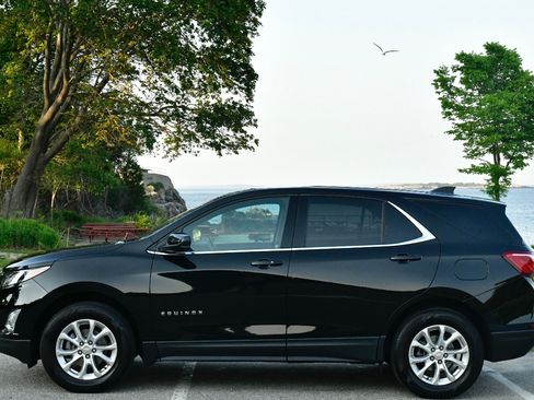 Used 2020 Chevrolet Equinox LT AWD/4WD image 1
