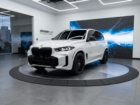 Used 2024 BMW X5 xDrive40i w/ M Sport Package image 11