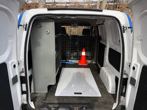 Used 2021 Nissan NV200 S image 6