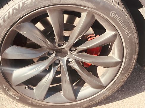 Used 2018 Tesla Model X 75D image 14