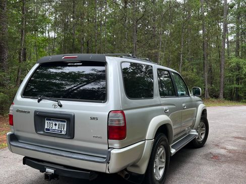 Used 2000 Toyota 4Runner SR5 RWD image 13