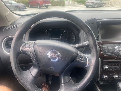 Used 2013 Nissan Pathfinder Platinum w/ Platinum Premium Pkg image 5