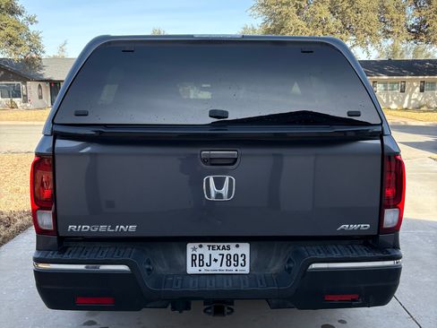 Used 2017 Honda Ridgeline RTL image 4