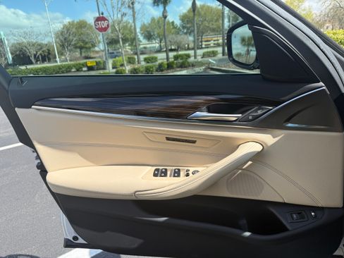 Used 2018 BMW 530e w/ Premium Package 2 image 5