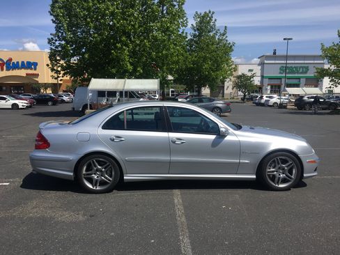 Used 2006 Mercedes-Benz E 55 AMG Sedan image 10