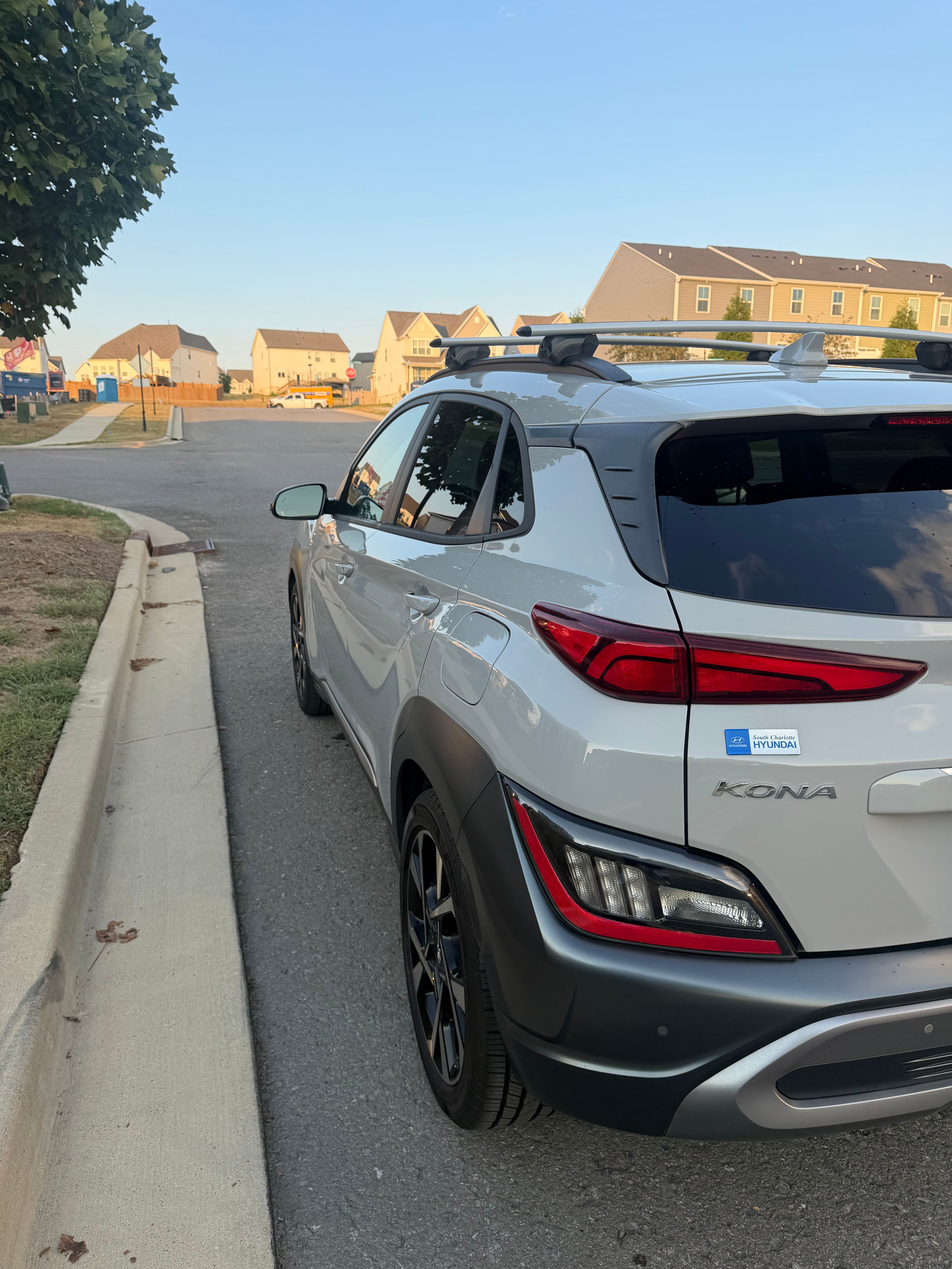 Used 2022 Hyundai Kona Limited AWD/4WD image 9