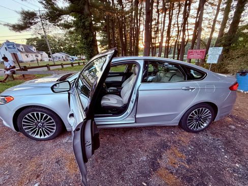 Used 2017 Ford Fusion Titanium image 8