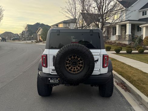 Used 2022 Ford Bronco Wildtrak image 6