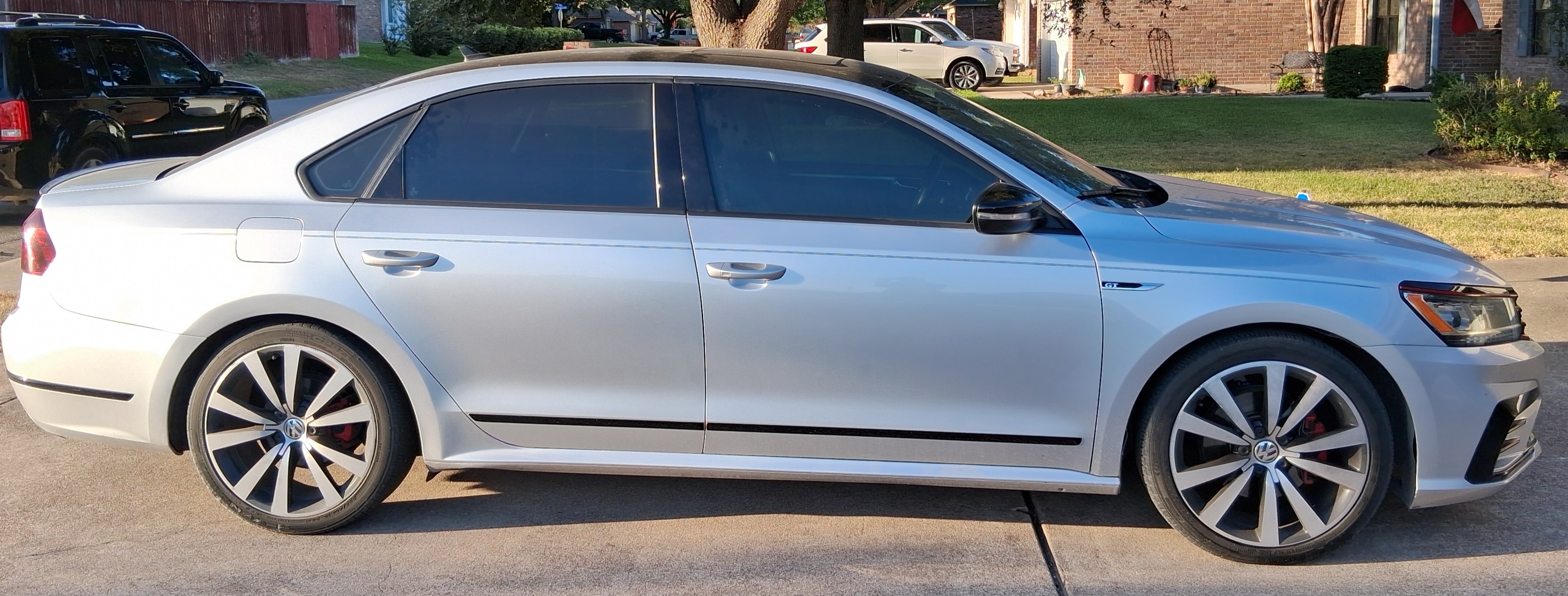 Used 2018 Volkswagen Passat 3.6 FWD image 2