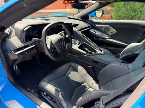 Used 2023 Chevrolet Corvette Stingray Preferred Cpe w/ Z51 Performance Package RWD image 17