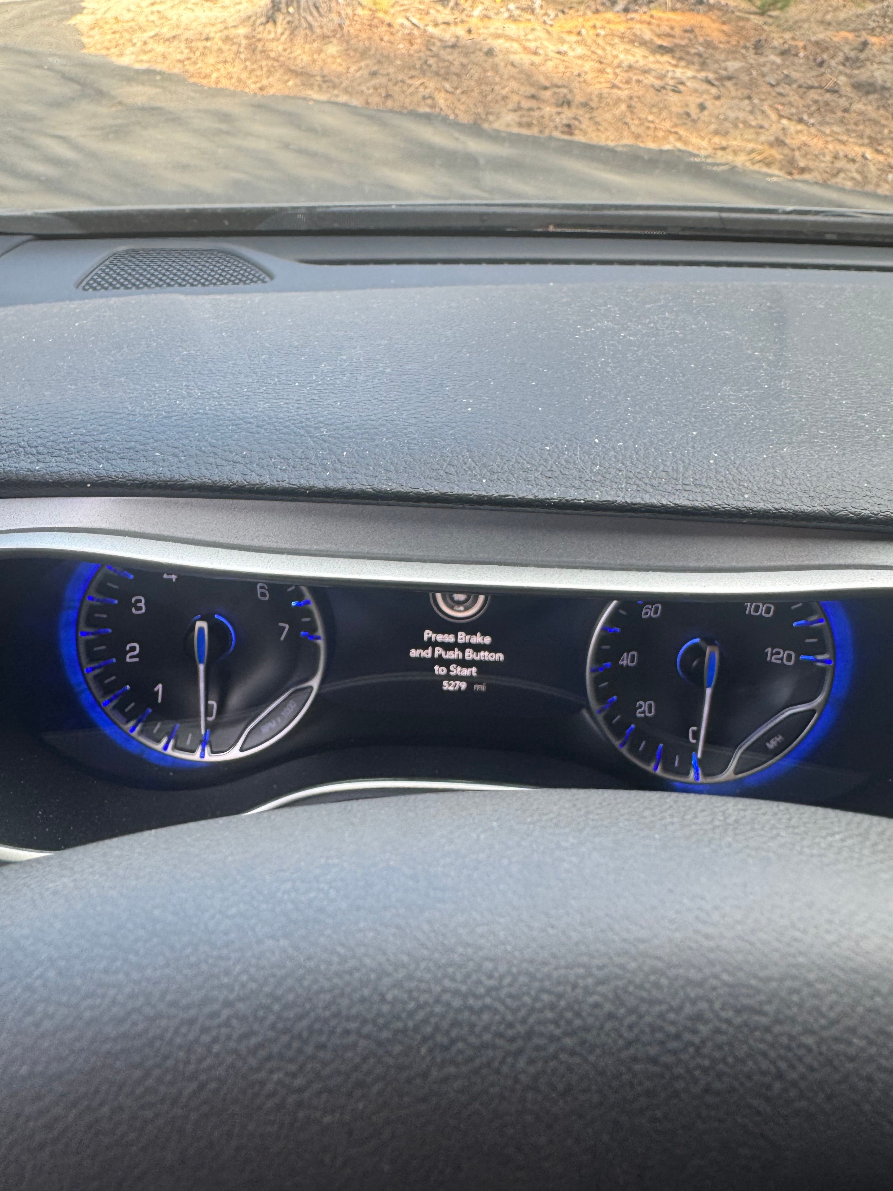 Used 2024 Chrysler Pacifica Touring FWD image 1