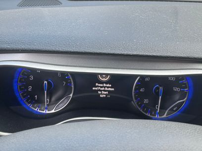 Used 2024 Chrysler Pacifica Touring